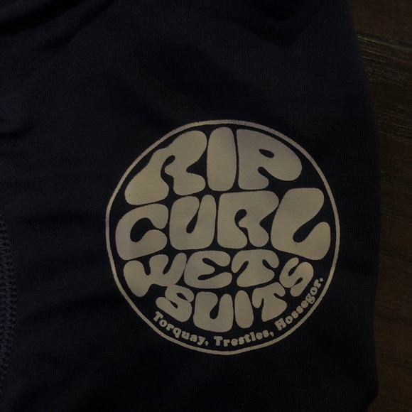 Ripcurl Rashguard - Picture 2 of 4